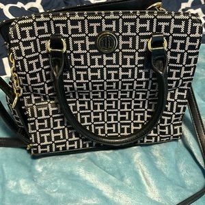 NWOT Tommy Hilfiger purse